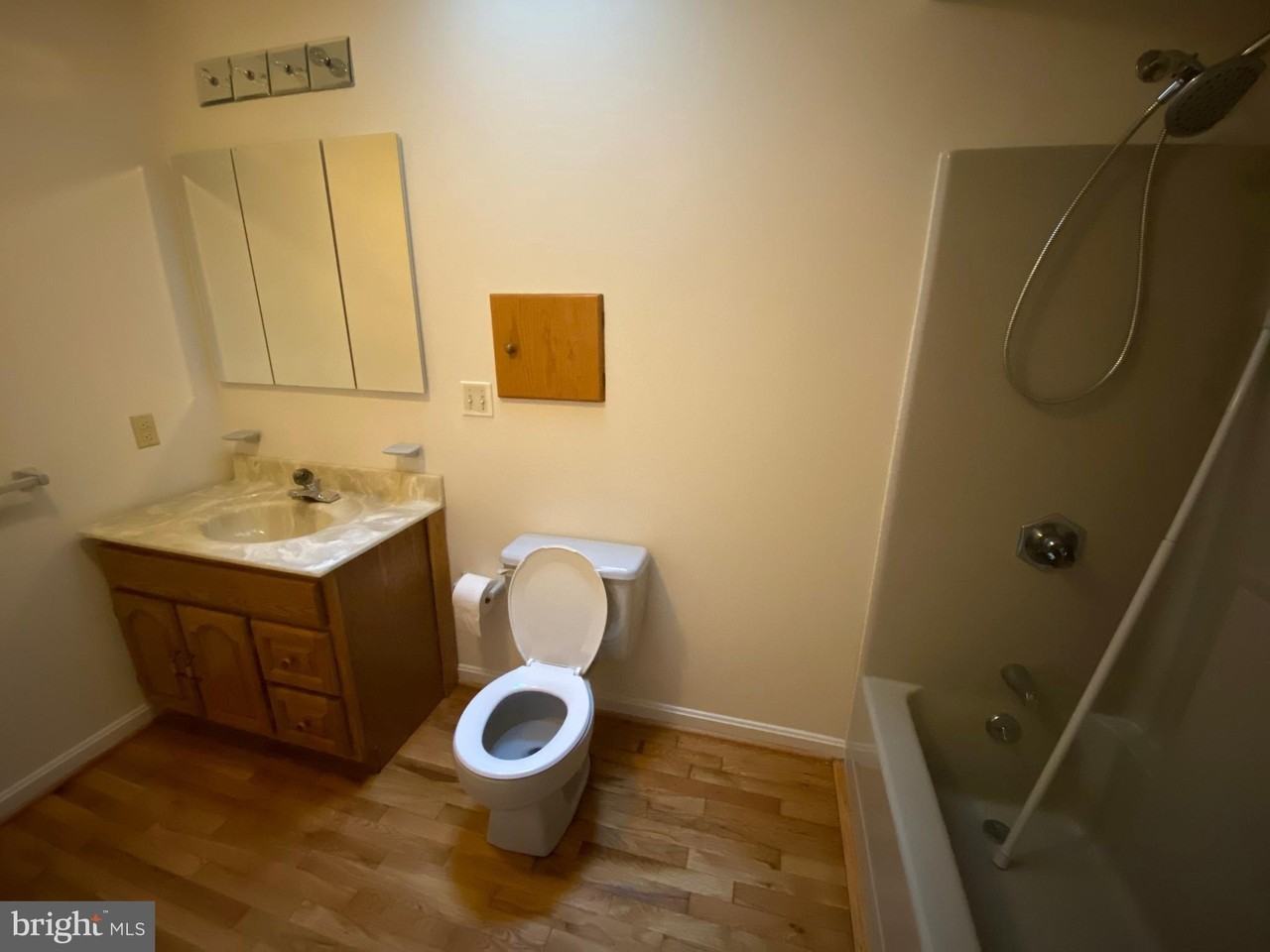 7402 Kings Hwy - Photo 7 of 12