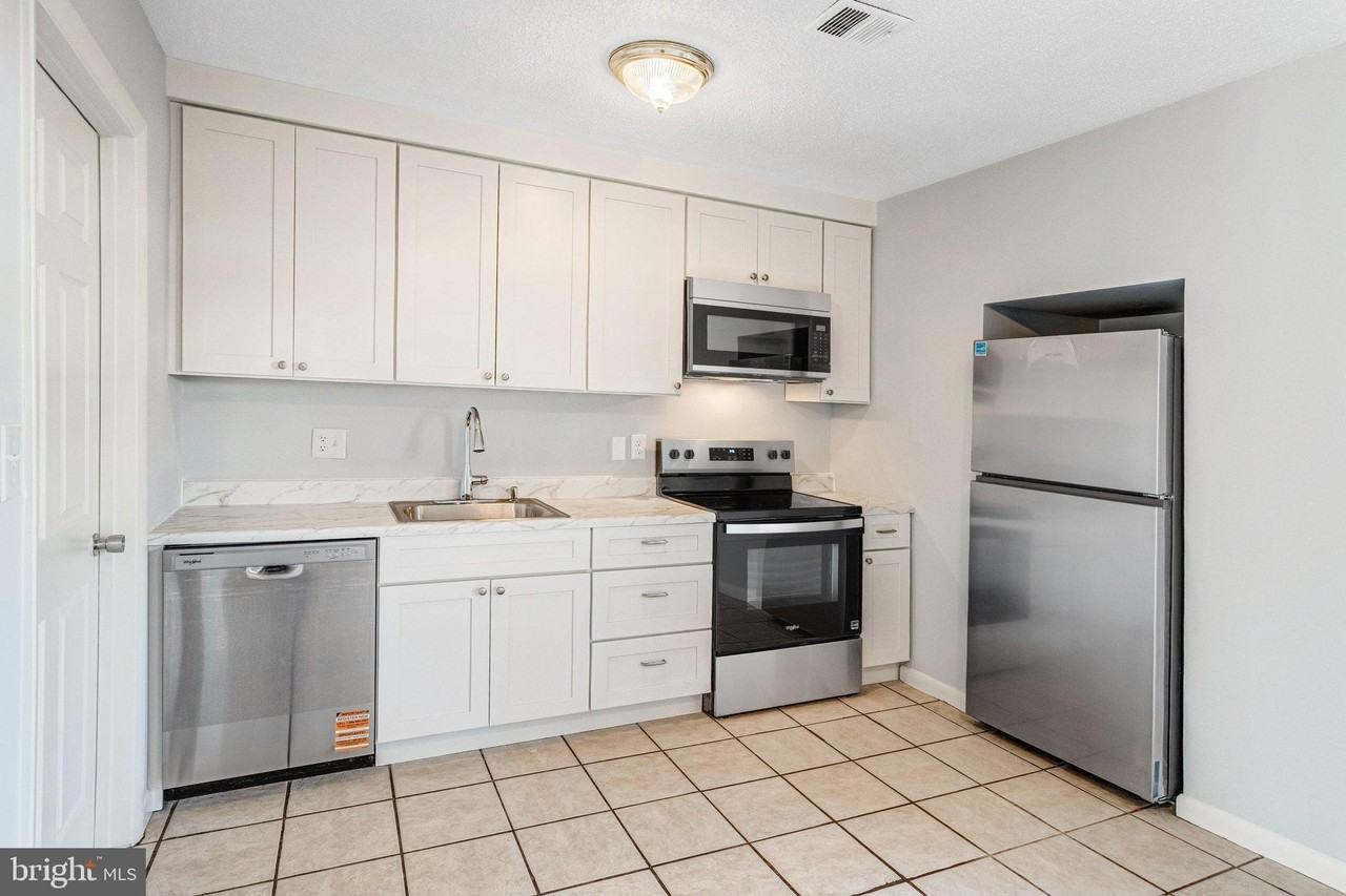 14653 Endsley Turn - Photo 2 of 28