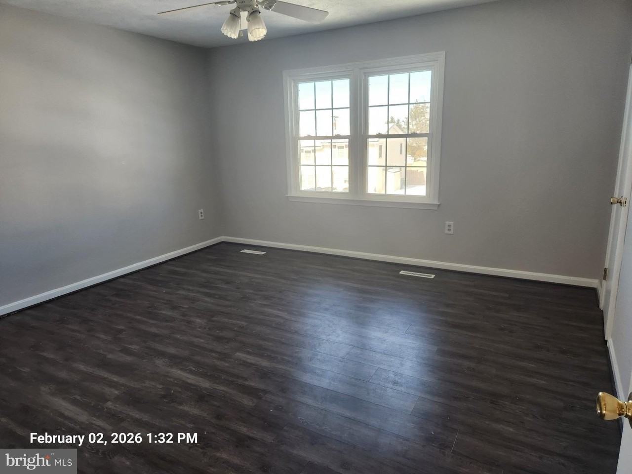 1329 Robinhood Ln - Photo 6 of 8