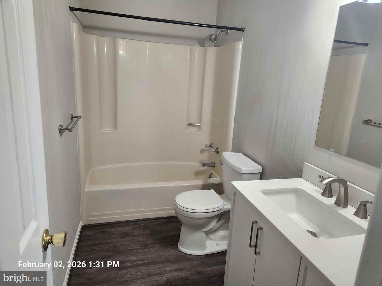 1329 Robinhood Ln - Photo 7 of 8