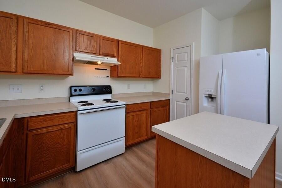 1326 Holly Grove Way - Photo 6 of 30