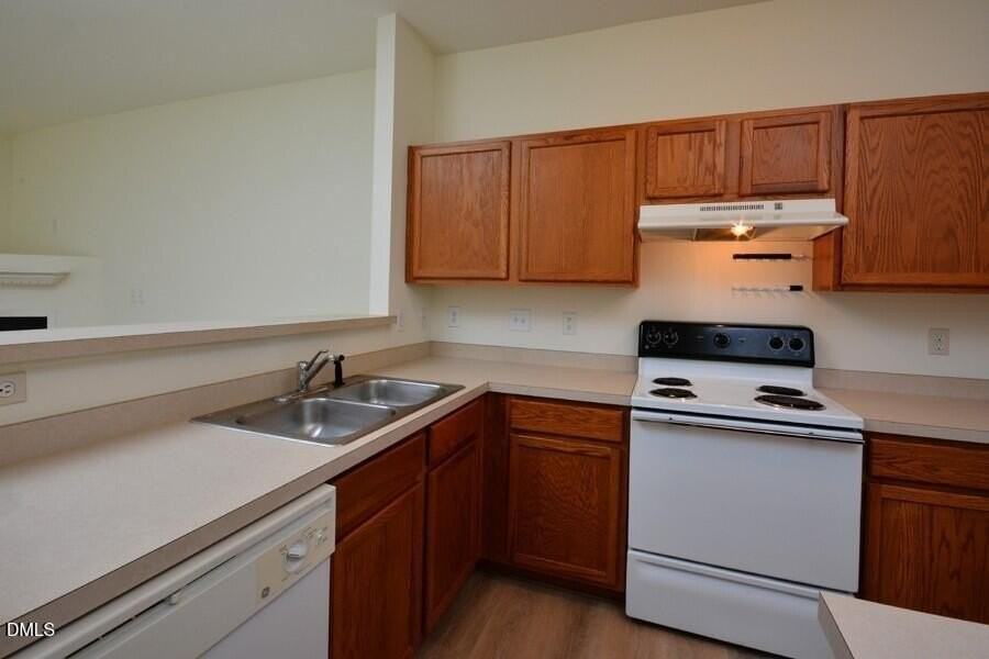 1326 Holly Grove Way - Photo 7 of 30