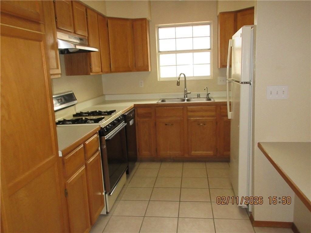 3910 Lindsey Ave - Photo 4 of 14