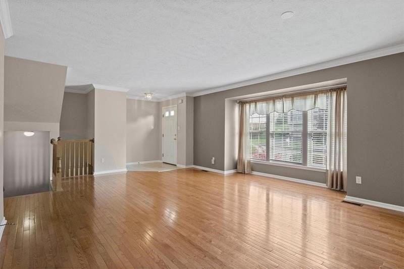 6330 Oyster Bay Ct - Photo 6 of 24