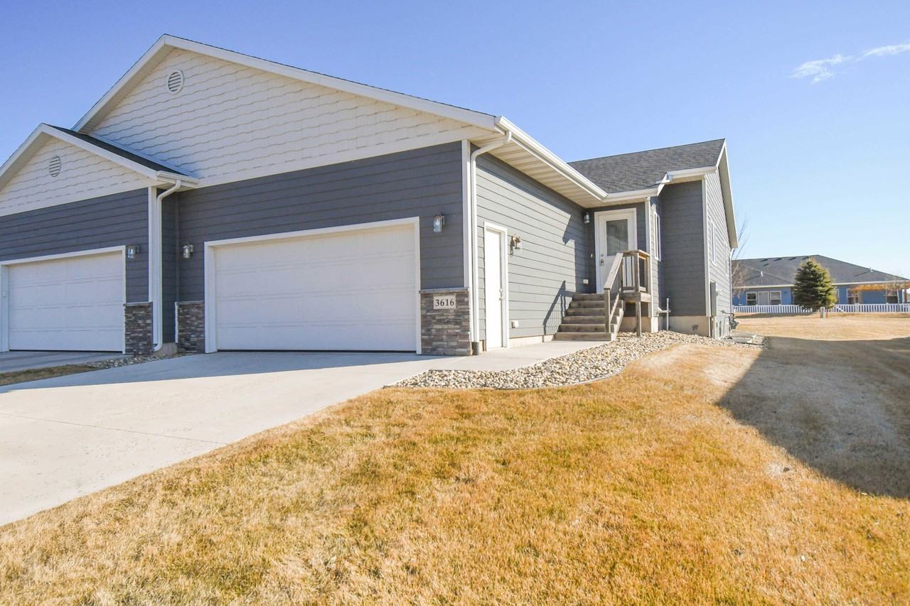 3616 S Outfield Cir - Photo 4 of 50