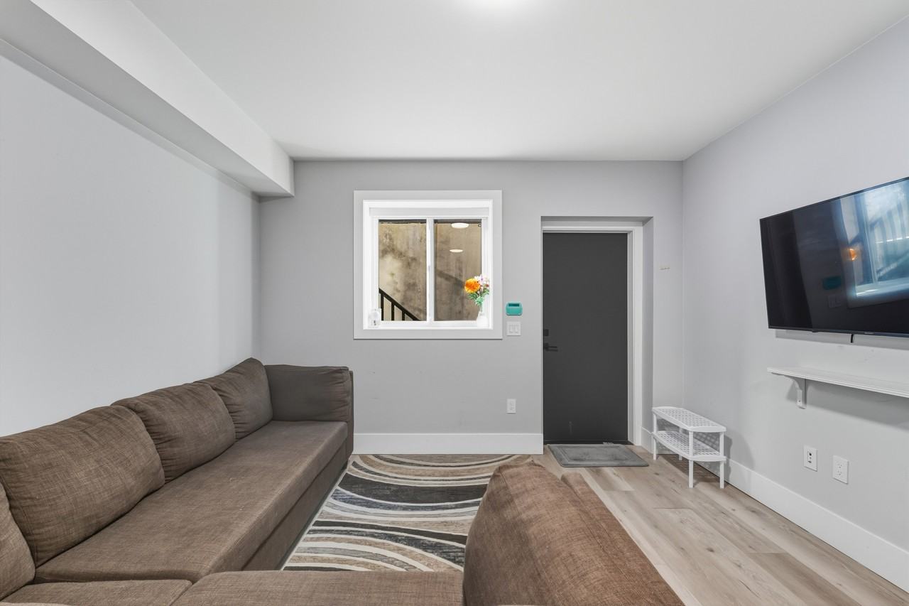 18751 54 Avenue - Photo 4 of 12