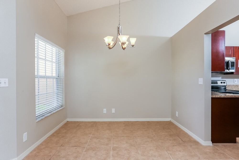 180 Heatherwood Dr - Photo 5 of 16