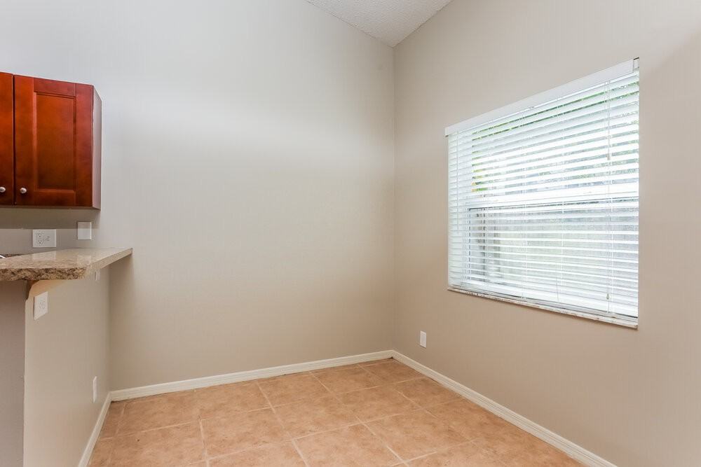 180 Heatherwood Dr - Photo 7 of 16