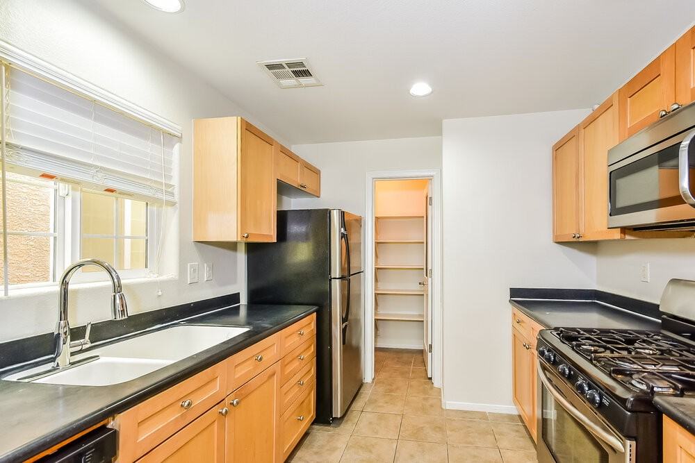 7453 Showy Ct - Photo 7 of 17