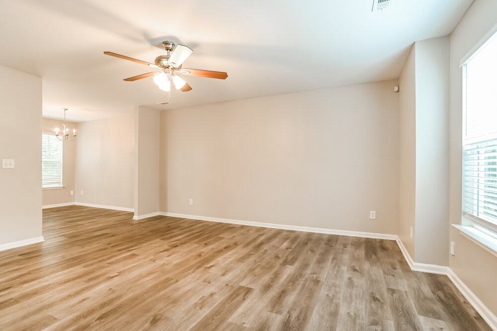 8160 Ottawa Ln - Photo 5 of 17