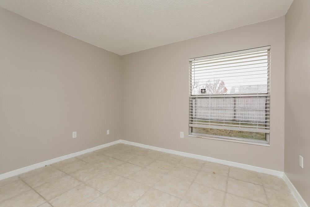 703 Harland Ct - Photo 3 of 19