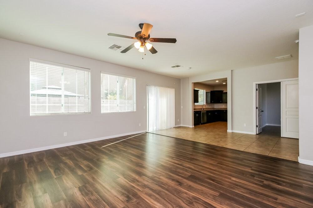 7509 S 27th Way - Photo 5 of 20