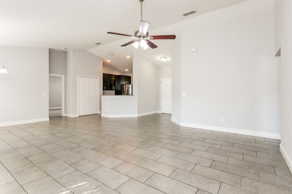 1004 Dartmoor Pl - Photo 6 of 19