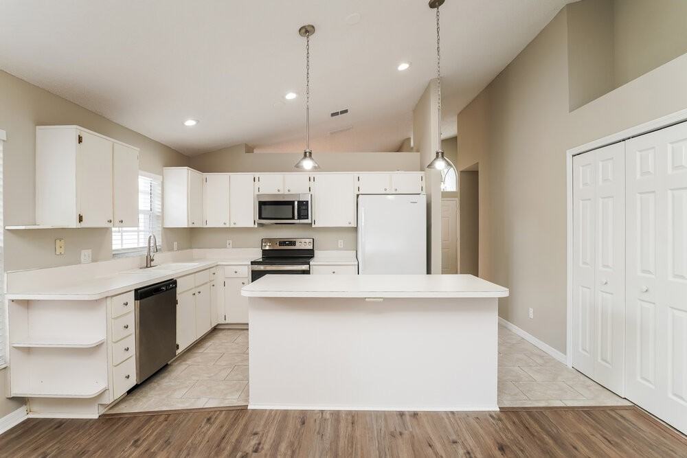 2216 Donegan Pl - Photo 7 of 19