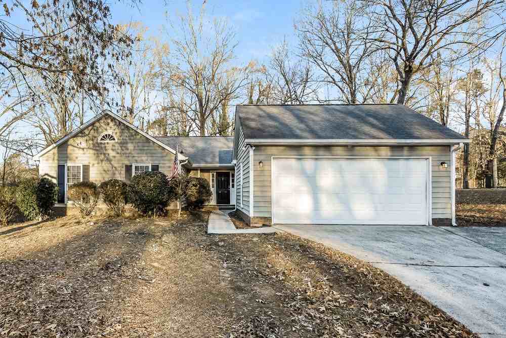 7825 Elm Tree Ln - Photo 3 of 16
