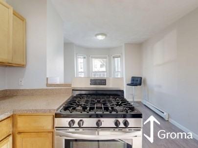 332 Paris St #2 - Photo 4 of 19