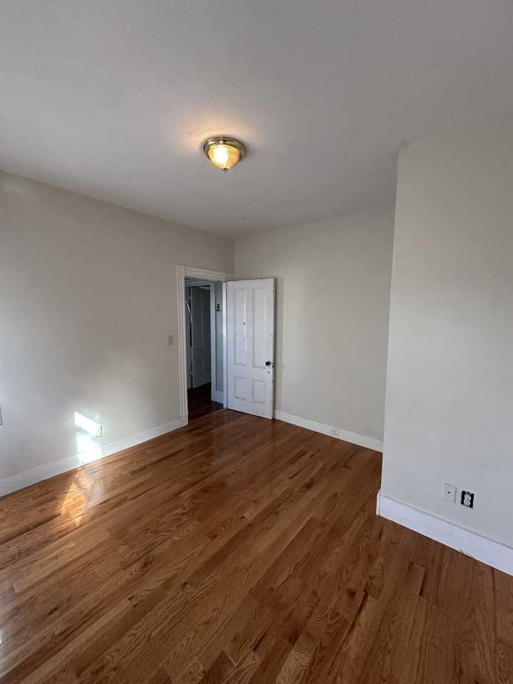 18 Cushman Rd - Photo 7 of 24