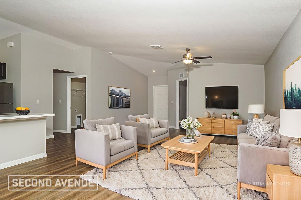 105 Sherbourne St - Photo 2 of 24