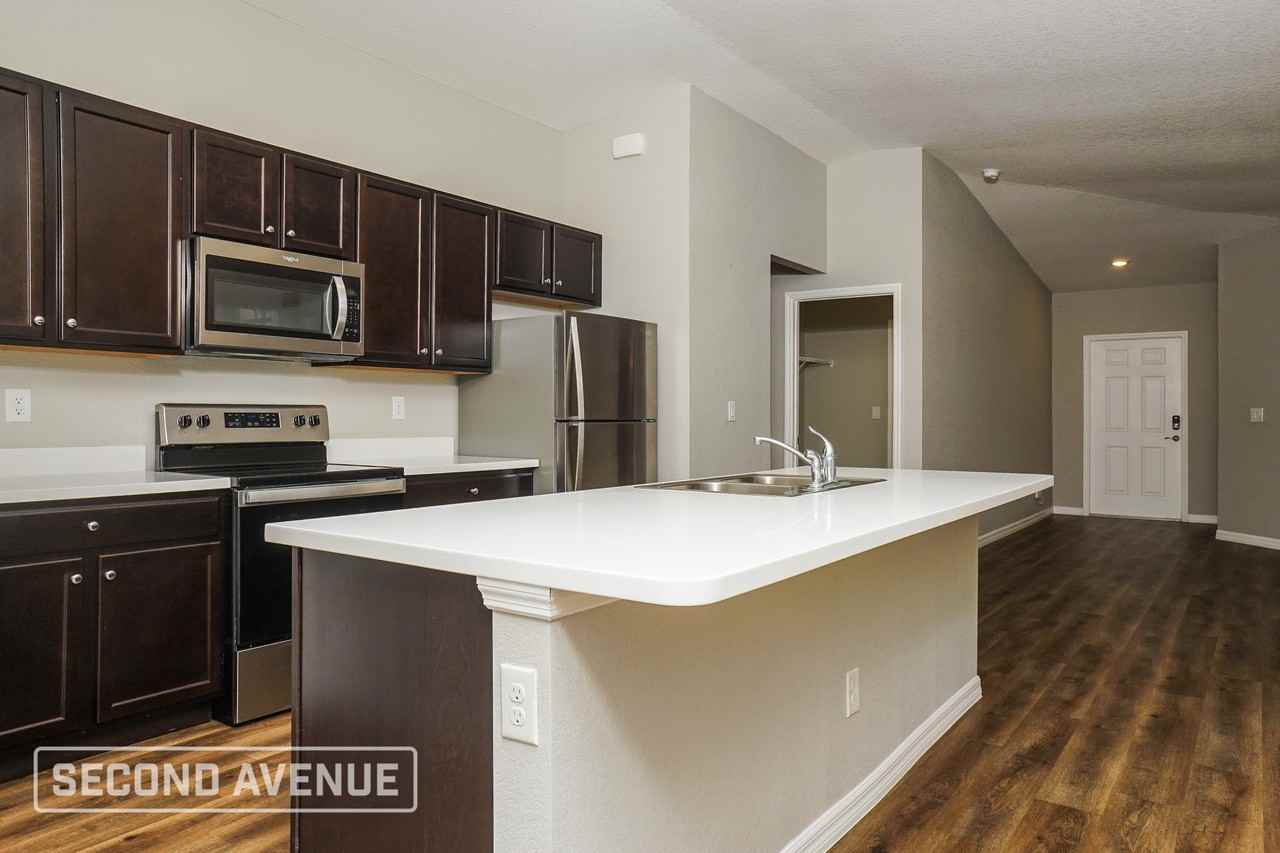 105 Sherbourne St - Photo 5 of 24