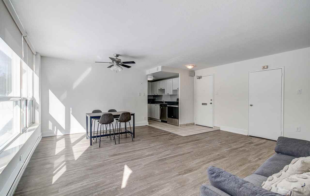 133 Erskine Ave. - Photo 5 of 24