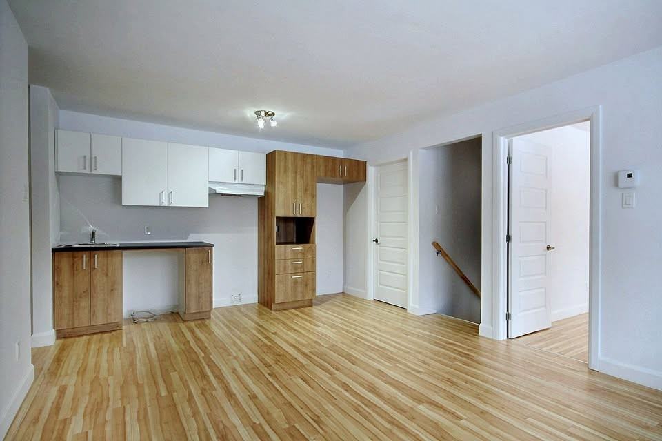 165 26e Rue #1 - Photo 2 of 11