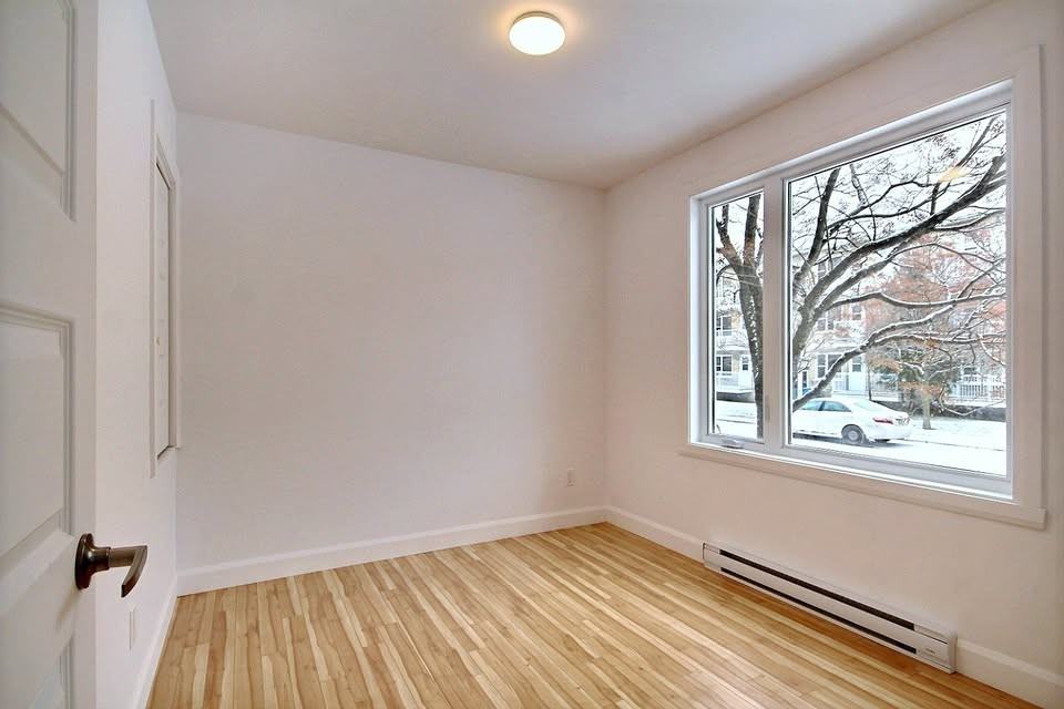 165 26e Rue #1 - Photo 3 of 11