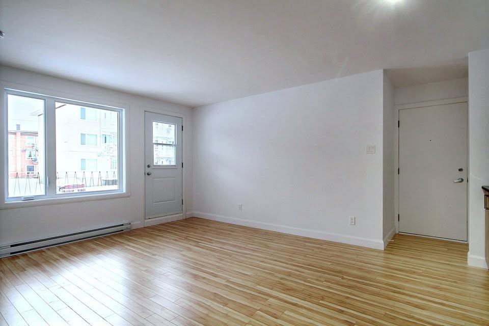 165 26e Rue #1 - Photo 5 of 11