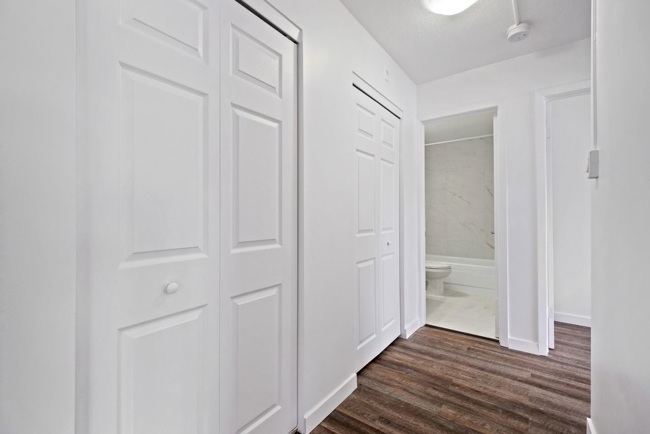 94 Beck Apartments - Photo 5 of 13