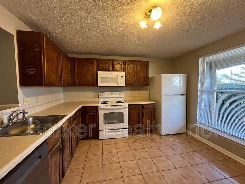 1705 Murad Ct - Photo 2 of 7