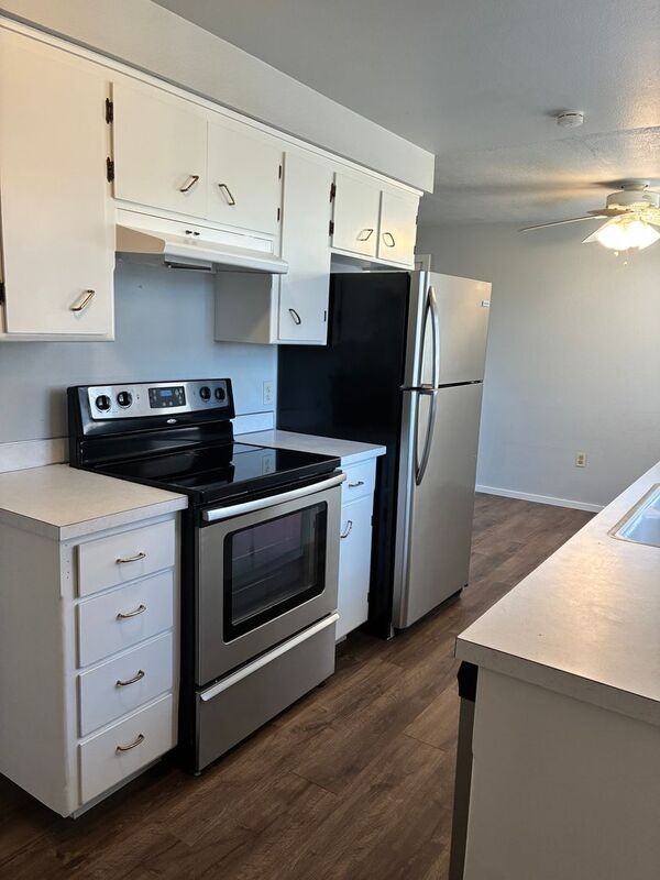 1212 13th St - Photo 3 of 10