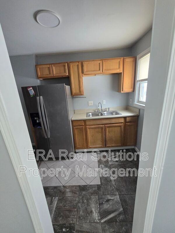 1294 E 24th Ave - Photo 5 of 17