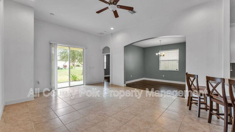 2507 Torrens Dr - Photo 4 of 24