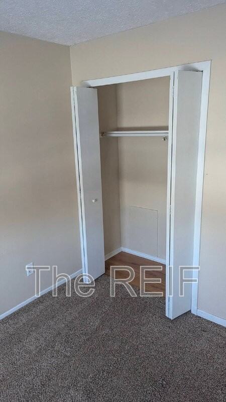 721 Peachtree Pl - Photo 5 of 8