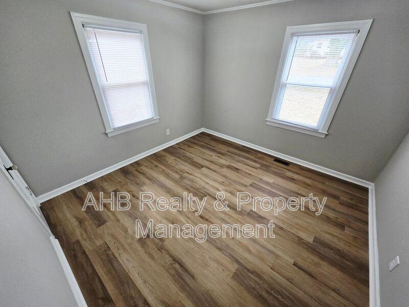 1218 Franklin St - Photo 7 of 13