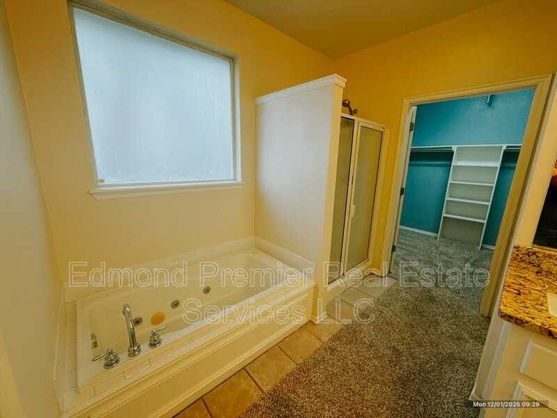 14001 Arapaho Rd - Photo 7 of 8