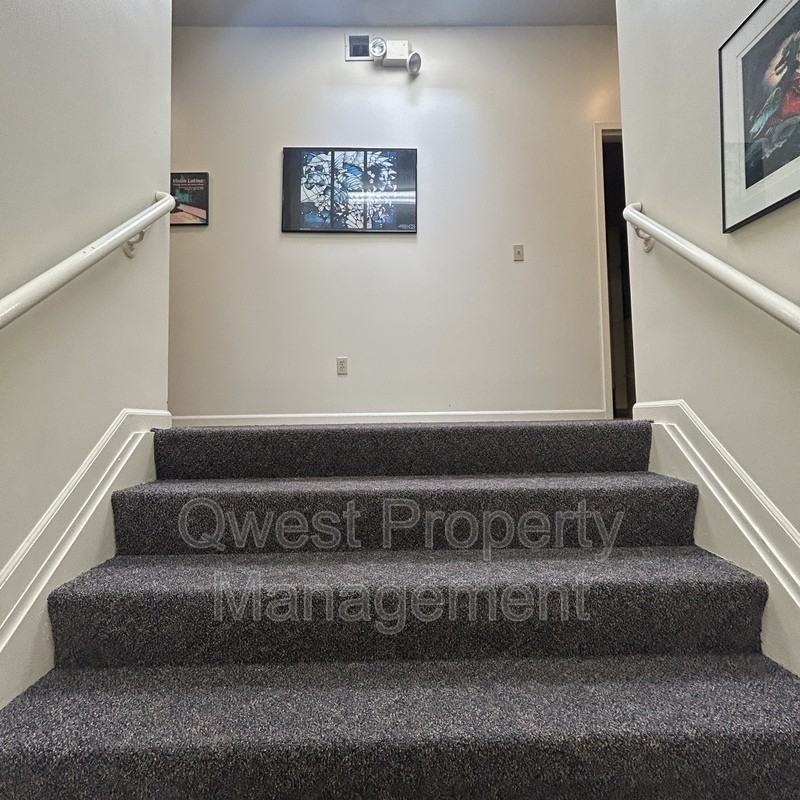 975 Cherry St Se #5 - Photo 3 of 7