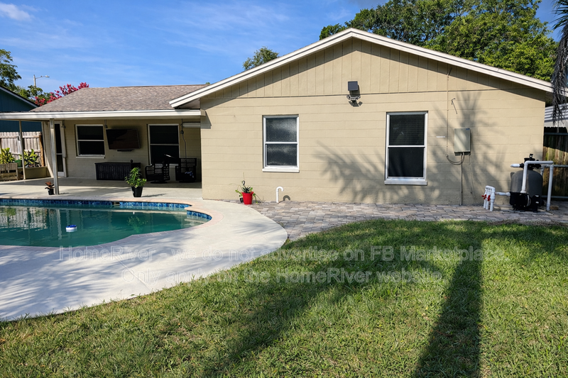 1410 Glenmere Dr - Photo 2 of 15