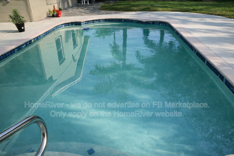 1410 Glenmere Dr - Photo 3 of 15