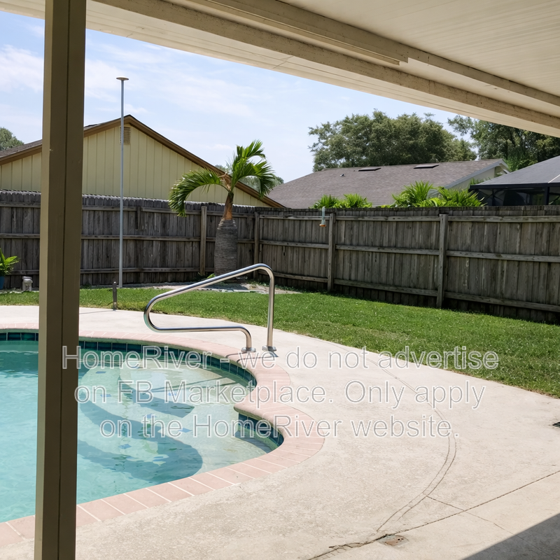 1410 Glenmere Dr - Photo 4 of 15