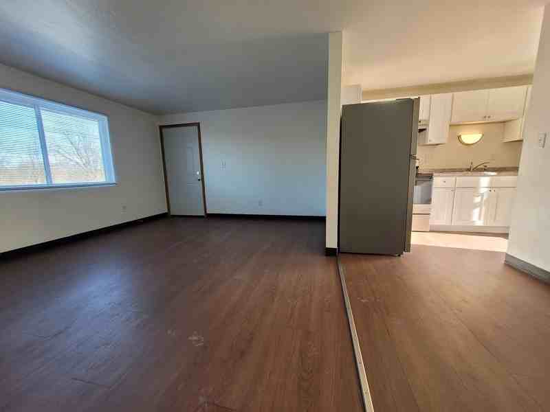 308 Leeland St - Photo 6 of 13