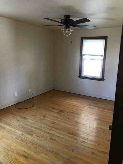 300 S Maple Ave - Photo 3 of 11