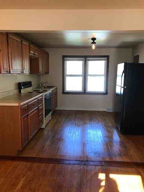 300 S Maple Ave - Photo 5 of 11