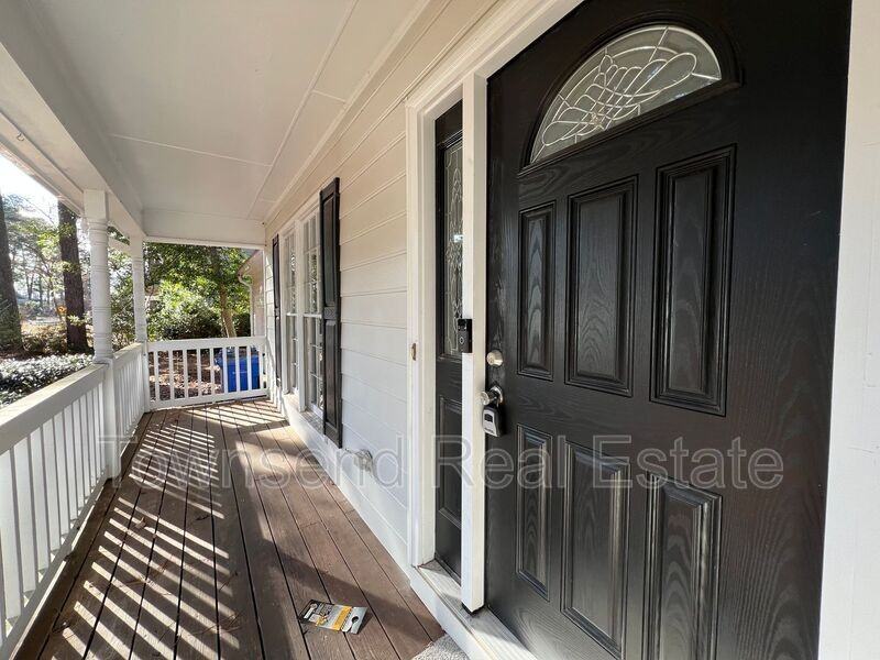 1950 Merrimac Dr - Photo 2 of 19