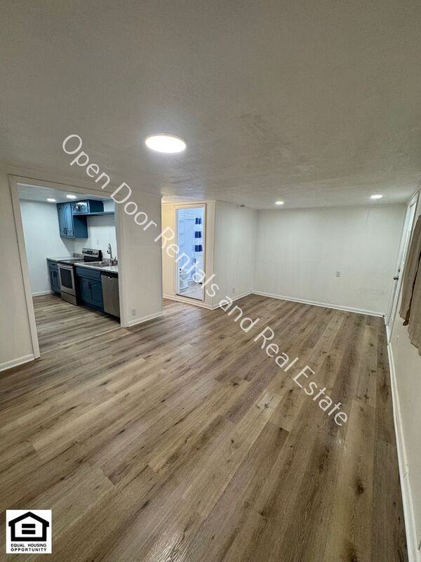 209 1/2 S Ijams St - Photo 3 of 12