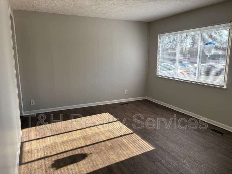 2645 Calbert Dr - Photo 5 of 16