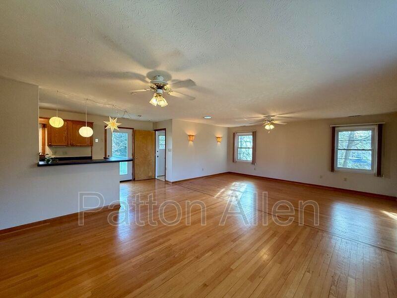 74 Oakdale Dr - Photo 3 of 38