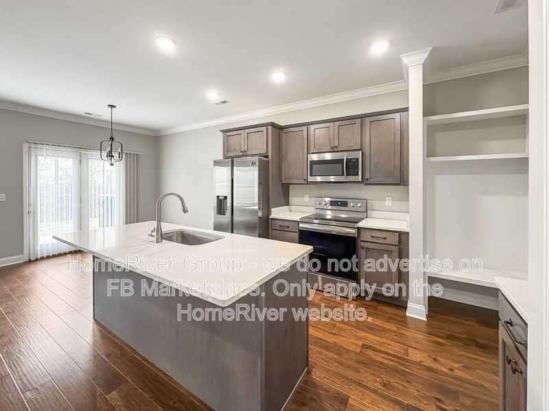 642 Bellingham Dr Ne - Photo 2 of 22