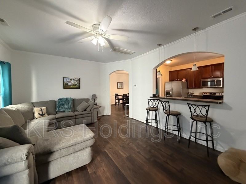 1124 Rodgers St - Photo 3 of 17