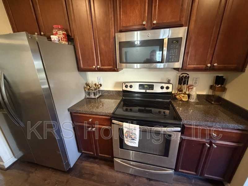 1124 Rodgers St - Photo 6 of 17