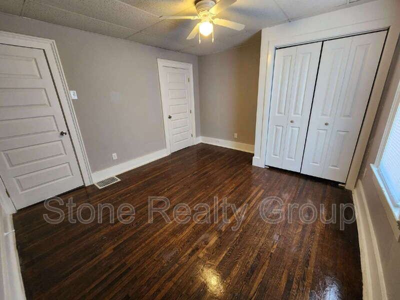 219 S 13th St - Photo 4 of 12